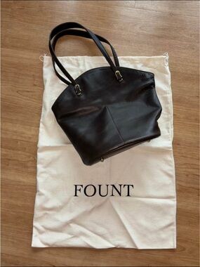 Fount Eloise Black Leather Shoulder Bag